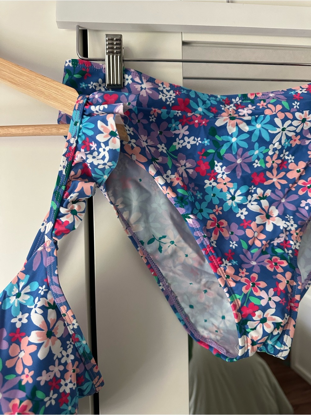 Cupshe Blue Floral Ruffle Strap Bikini Top with High Waist Bottoms - Picture 5 of 6